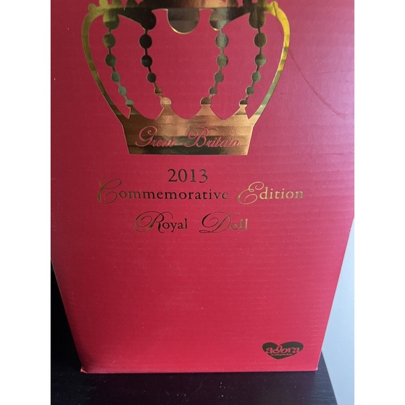 COMMEMORATIVE ADDITION VINYL ROYAL DOLL 2013 Item RD01 - Picture 3 of 16